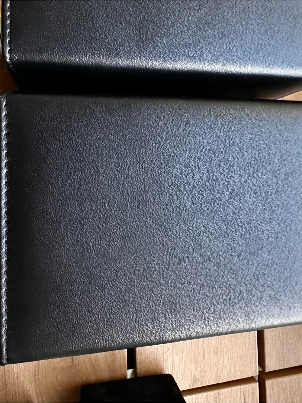 Mozsly Black Leather Watch Winder with Silver Accent 2 pillows Included Full Set